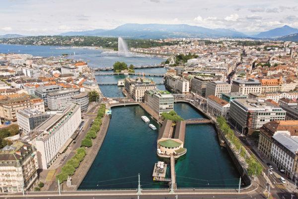 Aerial panoramic view of Geneva with fountain and lake Leman in the background, Switzerland